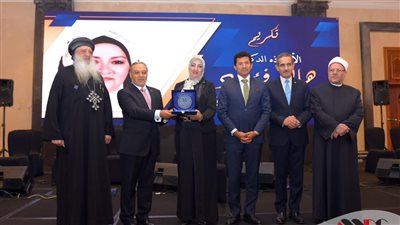 بحضور وزير الشباب والمفتي: رئيس جامعة طنطا يكرم المدير التنفيذي للأداء المؤسسي بالجامعة تقديرًا لجهودها