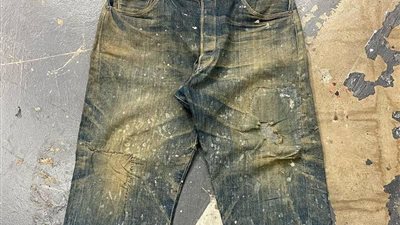 سعره 87 ألف دولار.. بيع بنطلون جينز عمره 140 عامًا في مزاد علني 