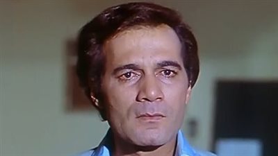 لُقب بـ فتى الشاشة الأول.. لقطات من حياة محمود ياسين في ذكرى رحيله الثانية| بث مباشر