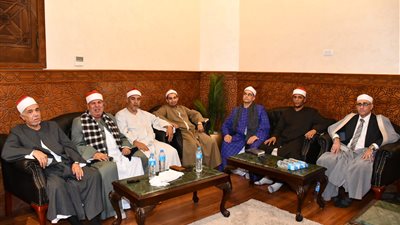 انطلاق مقرأة كبار القراء برواية حفص من مسجد الإمام الحسين | بث مباشر