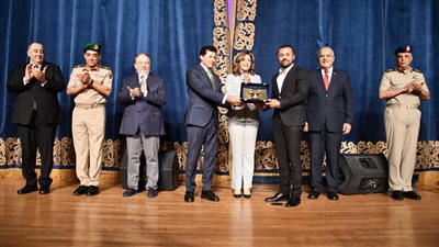 وزيرا الرياضة والثقافة يشهدان افتتاح بطولة العالم لرماية المسدس والبندقية 