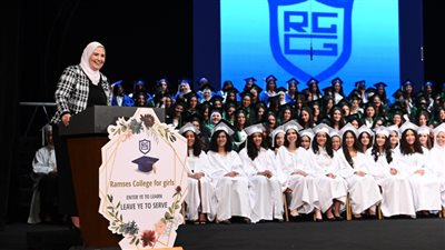 وزيرة التضامن تشارك في حفل تخرج الدفعة 109 بمدرسة كلية رمسيس للبنات | صور