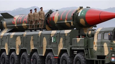 الجيش الباكستاني يطلق عملية جوية وبرية ردًا على الهند