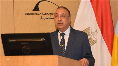 استخدامها يجلب الأمراض.. محافظ الإسكندرية يحذر من خطورة الأكياس البلاستيكية 