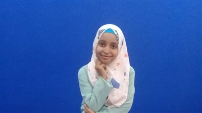 قيمته 100 ألف جنيه.. سيدة أقصرية تستغيث لإنقاذ ابنتها: محتاجة مصل مهم عشان تعمل عملية زرع نخاع