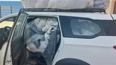 جمارك السلوم تضبط محاولة تهريب كمية من الأقمشة الجاهزة