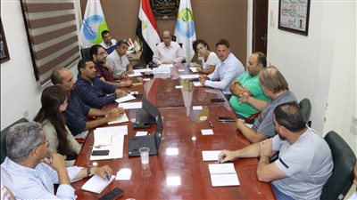 مياه أسيوط تناقش إحلال وتجديد 31 كم شبكات 