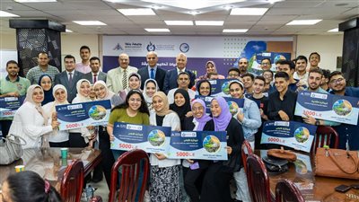 رئيس جامعة بنها يشهد ختام فعاليات مسابقة التحديات المناخية ويسلم الجوائز للفرق الفائزة