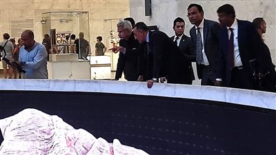 المتحف القومي للحضارة المصرية يستقبل وزير الشئون الخارجية بالهند والوفد المرافق له | صور 