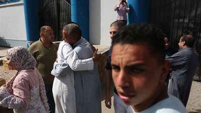 شاهد لحظة خروج 25 شخصًا من المحبوسين احتياطيا اليوم| صور