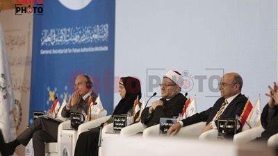 مفتي الجمهورية: صد طوفان الفتاوى الشاذة المنتشرة عبر السوشيال ميديا يحتاج إلى مزيد من الجهد 