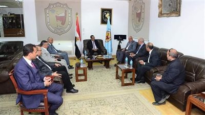 بالتعاون مع المالية.. جامعة سوهاج تستعد لتطبيق منظومة البيرول على المرتبات | صور