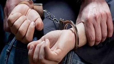 تفاصيل القبض على عاطل استولى على 200 ألف جنيه من شخصين بدعوى توظيف أبنائهما بسوهاج | بث مباشر