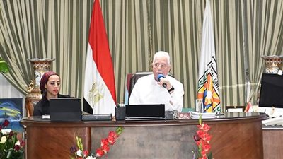 محافظ جنوب سيناء يوجه بالانتهاء من المشروعات الجارية وإلغاء الإجازات استعدادا لمؤتمر المناخ 