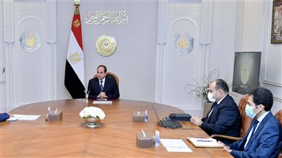 السيسي يوجه بتعزيز نشاط المجمعات الصناعية وتذليل عقبات شباب المستثمرين