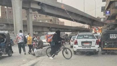 الفتاة المنتقبة صاحبة صورة الدليفري: ركوب العجل مش حرام.. والشغل مش عيب | القصة كاملة 