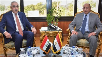 وزير الطيران المدني يبحث مع السفير العراقي التعاون في مجالات التدريب والصيانة وتبادل الخبرات