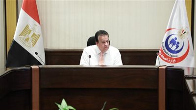 وزير الصحة يرد على شكوى زوج ممرضة تعرضت للضرب 3 مرات في عام: كلنا واقفين في ظهوركم اطمنوا