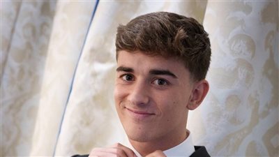 الإسباني جافي يحصد جائزة أفضل لاعب شاب في عام 2022