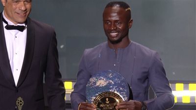 ساديو ماني يفوز بالنسخة الأولى من جائزة سقراط للاعبين الأكثر إنسانية