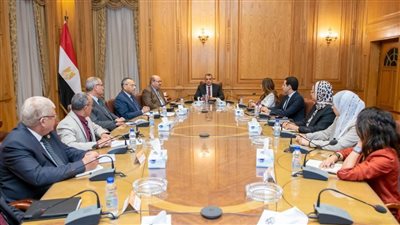 وزير الدولة للإنتاج الحربي يستقبل المدير التنفيذي لشركة ابدأ لبحث التعاون المشترك