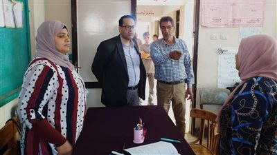 وكيل تعليم الغربية يتابع سير العملية التعليمية بكفر الزيات.. ويمنع دخول سيارات التغذية إلى فناء المدارس