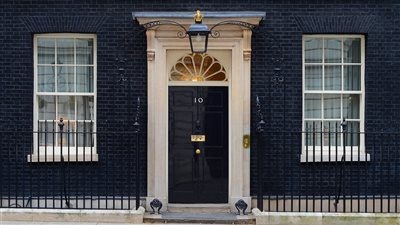 الشرطة البريطانية تعثر على طرد مثير للقلق قرب مقر الحكومة