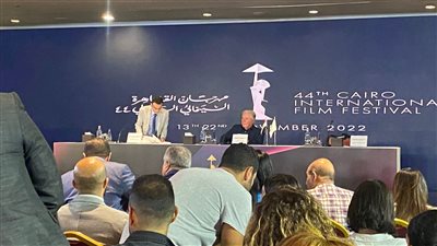 حسين فهمي يعلن تخفيضات لـ طلاب الجامعات لحضور فعاليات مهرجان القاهرة السينمائي