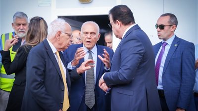 وزير الصحة يبحث مع مجدي يعقوب التعاون المستقبلي في مجال علاج وأبحاث أمراض القلب