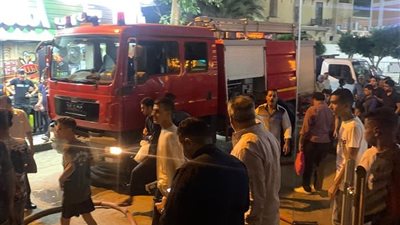 انتداب المعمل الجنائي لفحص أسباب حريق مصنع كاوتش بشبرا الخيمة 