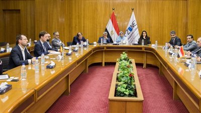 رئيس اقتصادية قناة السويس يلتقي وفدا بلجيكيّا لبحث التعاون في الوقود الأخضر