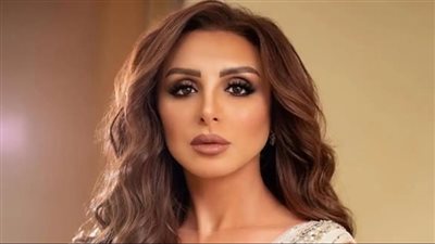 إليسا وأصالة وهاني شاكر ومصطفى كامل ونجوم الفن يدعمون أنغام في وعكتها الصحية