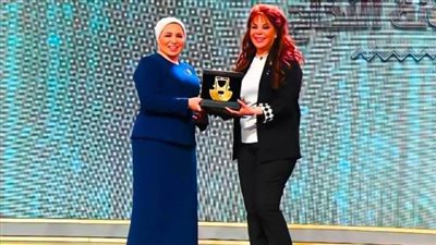 صفاء أبو السعود: ابتسامة قرينة الرئيس السيسي بها صراحة تصل إلى القلب