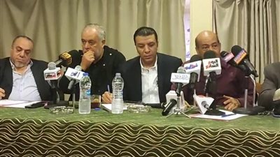 أشرف زكي: ما ينفعش أغاني المهرجانات تبقي واجهة الغناء المصري