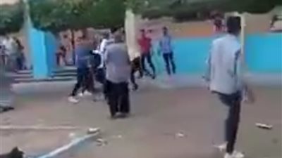 أول تعليق من تعليم القليوبية على فيديو اشتباك بين الطلاب بمدرسة لغات في شبرا الخيمة