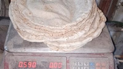 غلق مخبز 3 أشهر وضبط 4 آخرين لبيعهم 181 شيكارة دقيق مُدعم بالبحيرة