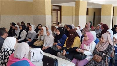 خدمة اجتماعية بني سويف تنظم يومًا توعويًا بالمشكلات الاجتماعية والصحية بقرية الفقاعي بمركز ببا