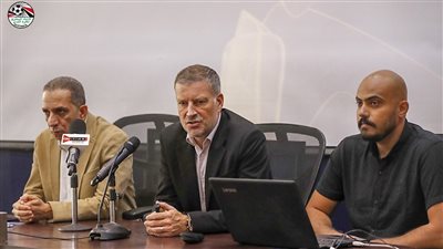 أتمنى أن يكون غير صحيح.. شوبير يكشف مفاجأة بشأن الحكام بقرار من كلاتنبرج