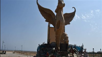 محافظ جنوب سيناء: الأعمال الفنية تبعث برسالة لوفود دول العالم للحفاظ على البر والبحر والجو