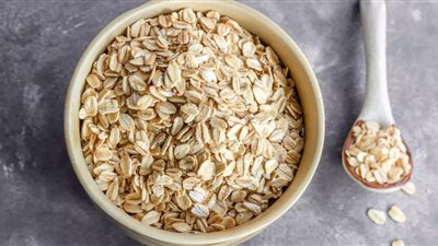 هل من الآمن تناول الشوفان النيء؟ تعرف على التفاصيل