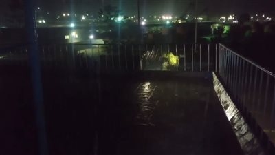 سقوط أمطار رعدية مصاحبة لحبات من الثلج برأس شقير | صور وفيديو