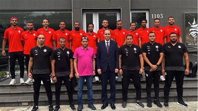 سفير مصر في موزمبيق يزور بعثة منتخب الشاطئية