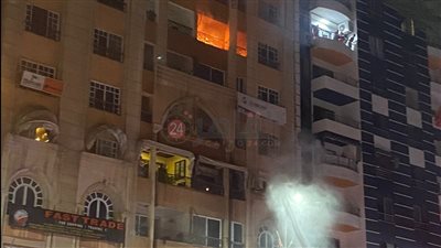 السيطرة على حريق بوحدة سكنية ببورسعيد.. وإنقاذ برج سكني وعشرات السكان| صور