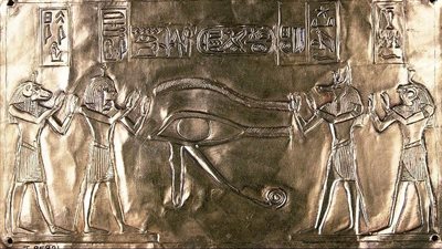 المتحف المصري بالتحرير يعلن عرض قطعة لـ نقش يحمل أسماء أبناء حورس الأربعة