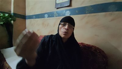 والدة الشاب المتوفى في ليبيا عقب وصول جثمانه: كان سندي وربى إخواته معايا بعد وفاة أبيه