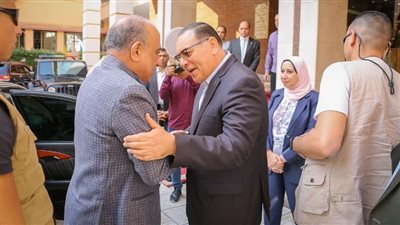 وزير قطاع الأعمال يبحث تطوير محلج قطن الزقازيق بالشرقية | صور