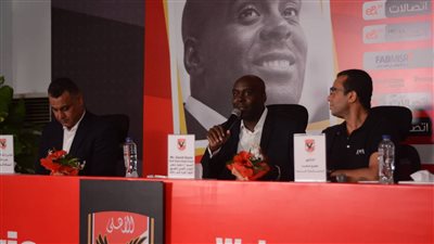 بقيادة ديفيز.. تعرف على تشكيل الجهاز الفني الجديد لفريق اليد بالنادي الأهلي