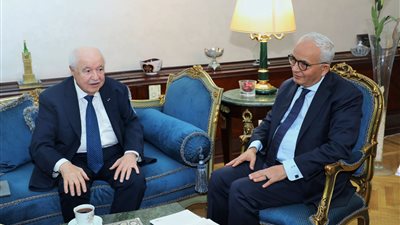 للتعاون في تطوير التعليم.. حجازي يلتقي رئيس مجموعة طلال أبو غزالة