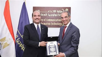 رئيس جامعة العريش يوقع بروتوكول تعاون مع وزارة الاتصالات وتكنولوجيا المعلومات