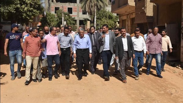 محافظ المنيا خلال